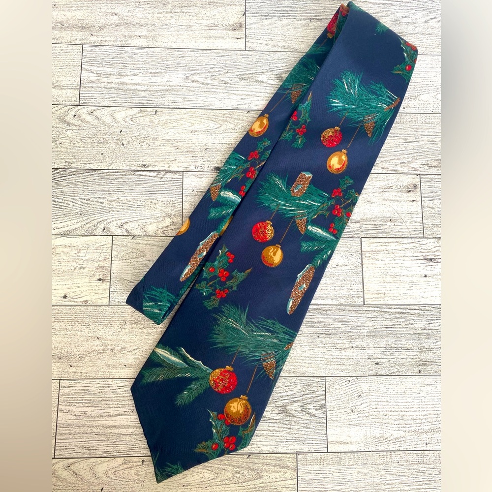 Wembley Christmas Tie‎ 60 Inches Blue Pine Cones Ornaments Holly Necktie